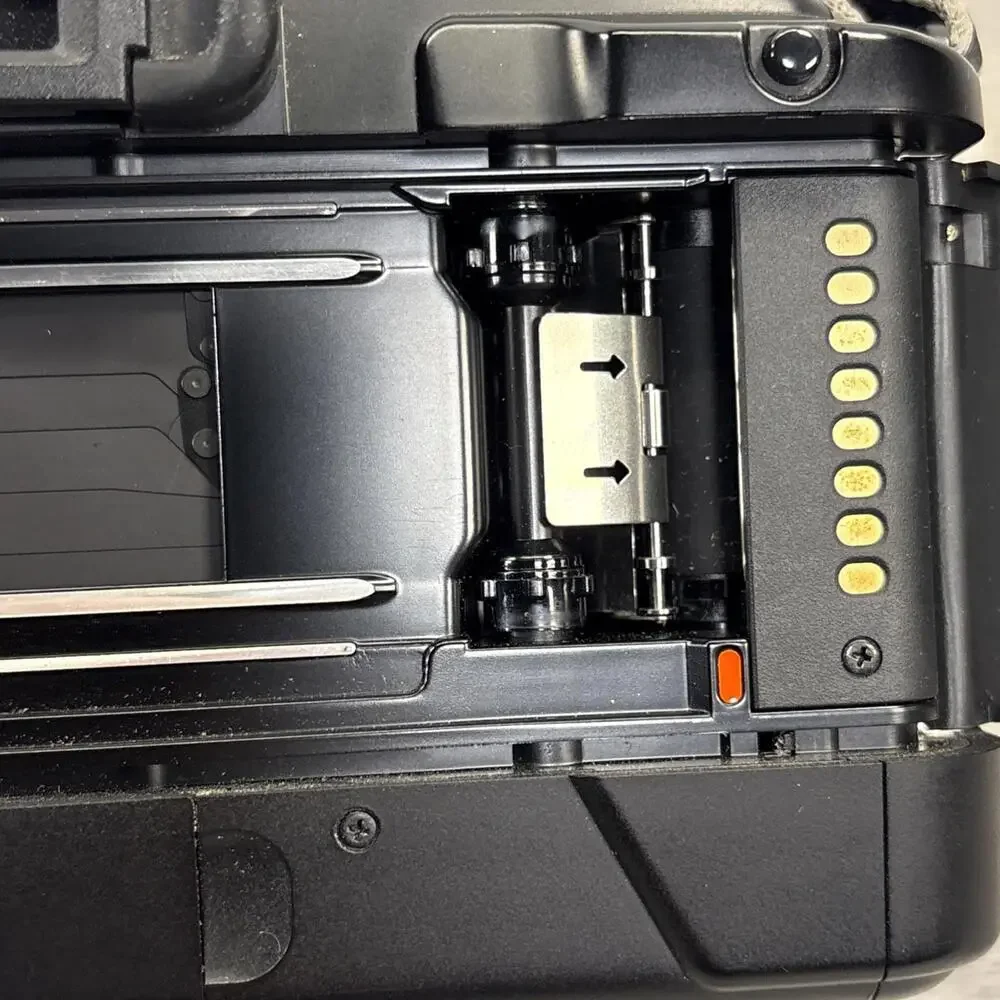 Canon EOS 650 35mm Camera Body (For Parts or Repair)